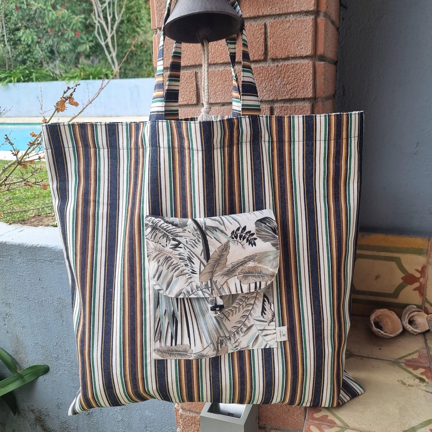 Bolso Multiuso líneas azules/verdes