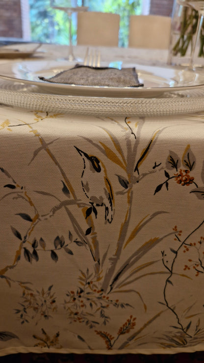 Textura de la lona turca del mantel Sofía en primer plano, mostrando el tejido y el detalle del estampado